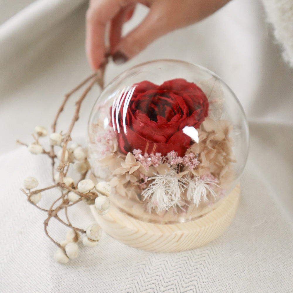 Preserved Flower Glass Globe (Can't deliver to a locker / self pickup), , ["Buy Local","New Life Floral Art"], snacks hk, grocery hong kong, beverage hk, 健康食品, 零食, 手工藝品, 居家用品, 天然有機, 送禮 建議, personal care products hk, 本土 良作, 社企 香港, 社企禮品, 新生精神康復會, nlpra, 自家品牌, 身心靈健康