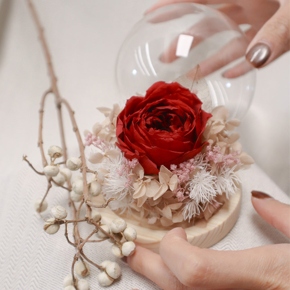 Preserved Flower Glass Globe (Can't deliver to a locker / self pickup), , ["Buy Local","New Life Floral Art"], snacks hk, grocery hong kong, beverage hk, 健康食品, 零食, 手工藝品, 居家用品, 天然有機, 送禮 建議, personal care products hk, 本土 良作, 社企 香港, 社企禮品, 新生精神康復會, nlpra, 自家品牌, 身心靈健康